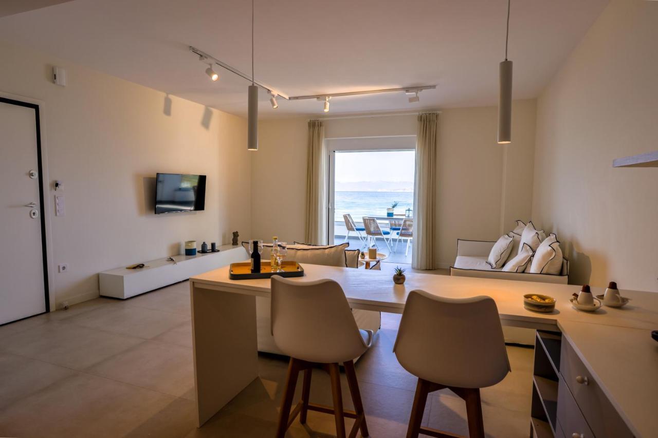 La Mer Bleue Beachfront Boutique Apartments Vrahati Eksteriør bilde