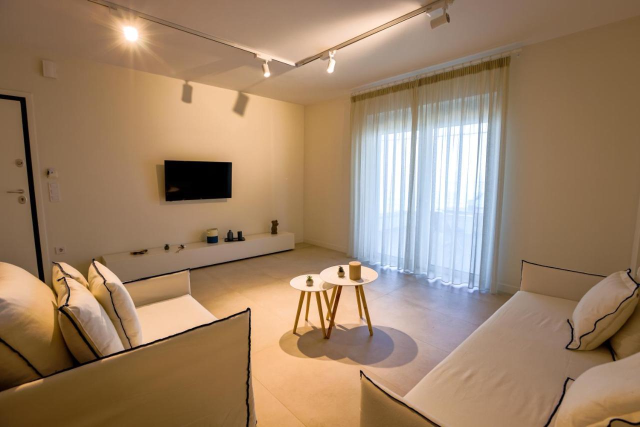 La Mer Bleue Beachfront Boutique Apartments Vrahati Eksteriør bilde