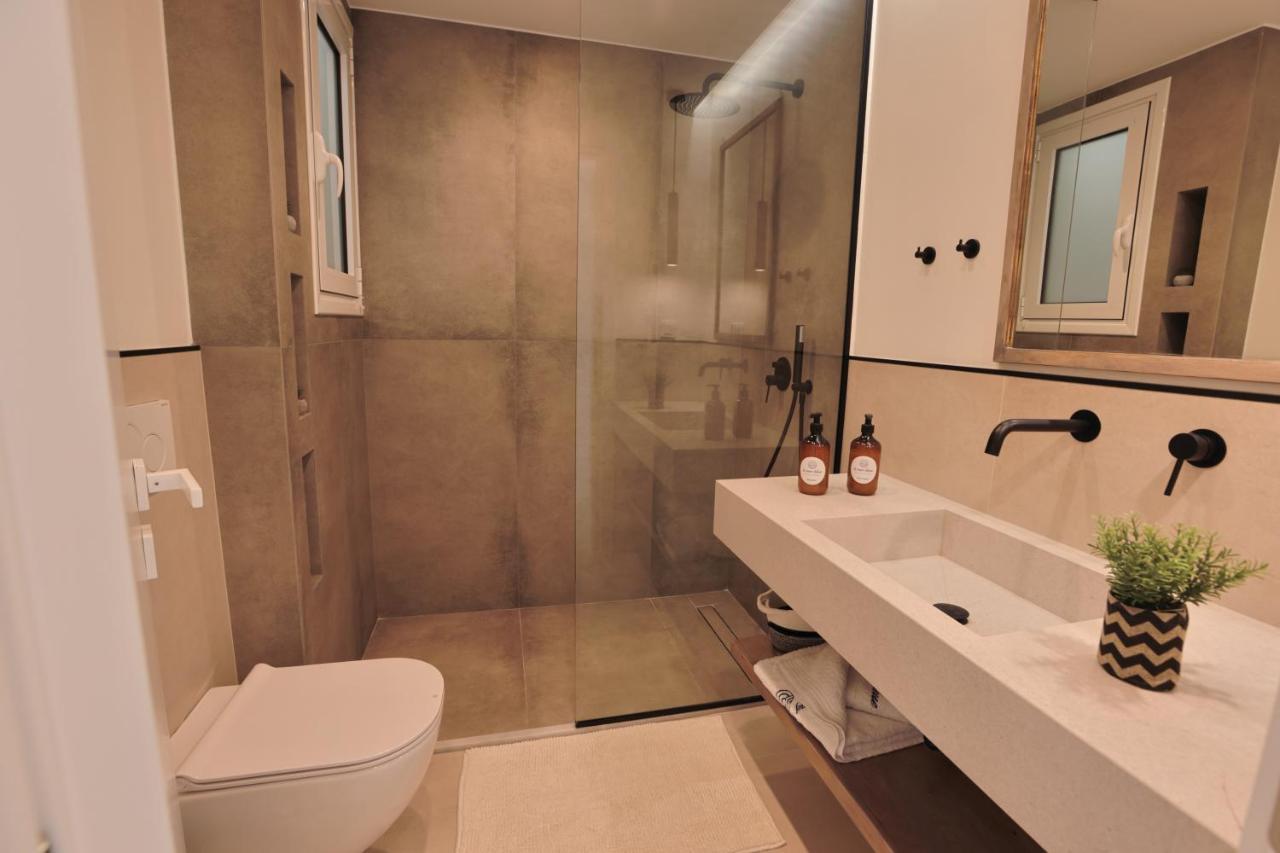 La Mer Bleue Beachfront Boutique Apartments Vrahati Eksteriør bilde