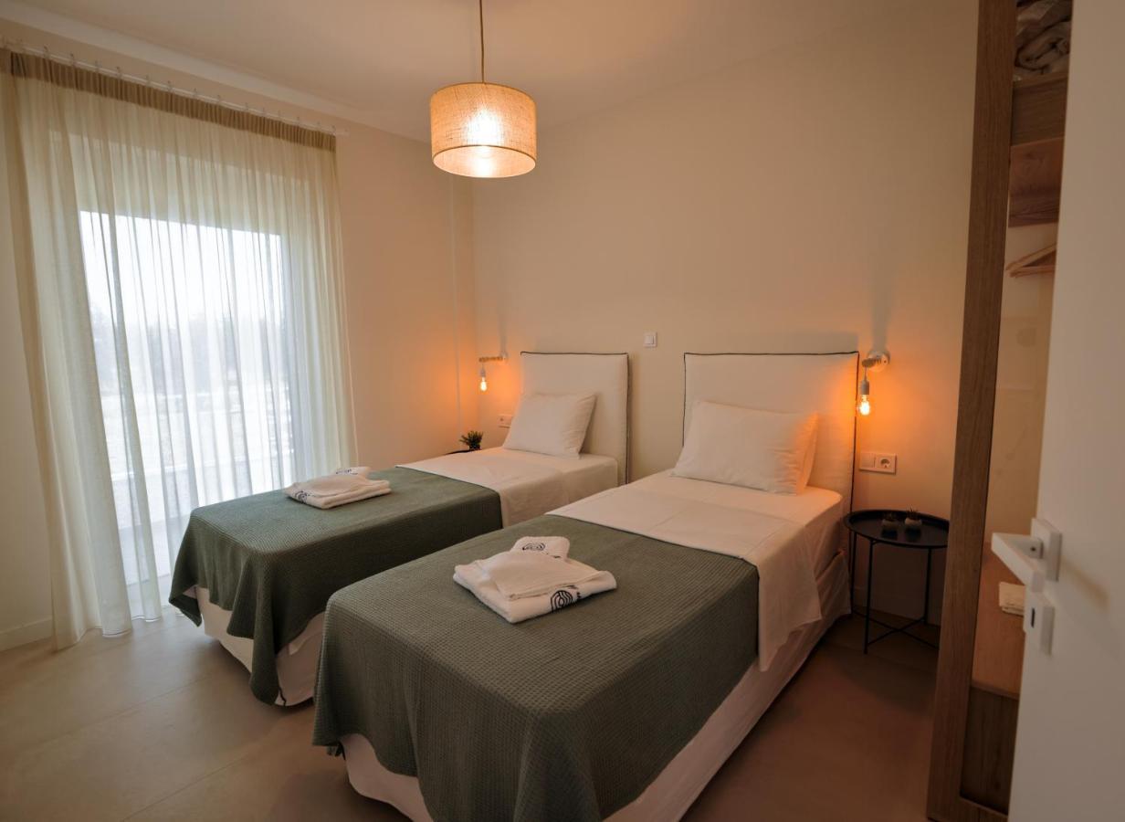 La Mer Bleue Beachfront Boutique Apartments Vrahati Eksteriør bilde