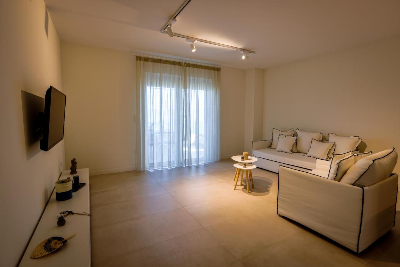 La Mer Bleue Beachfront Boutique Apartments Vrahati Eksteriør bilde