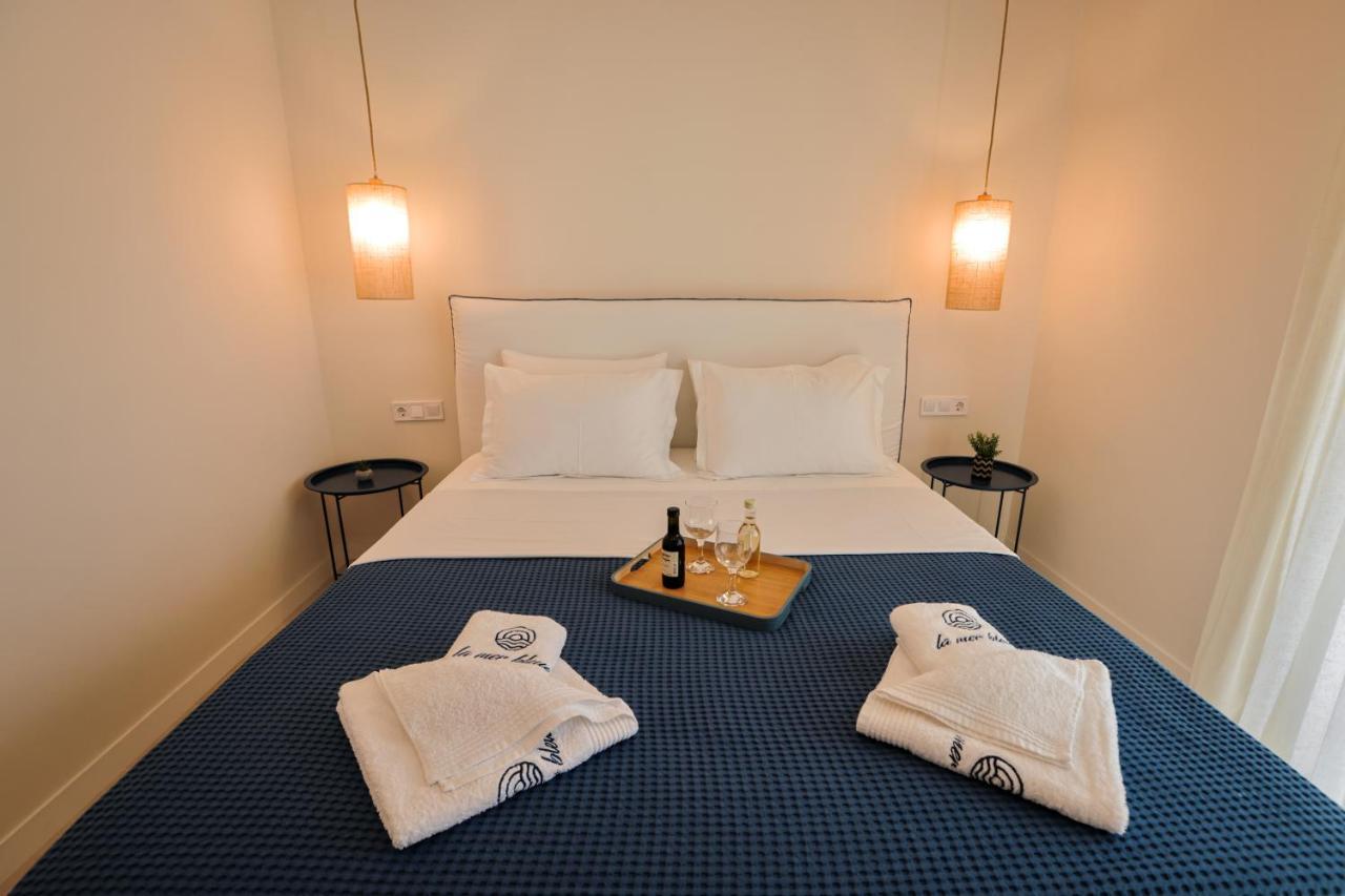 La Mer Bleue Beachfront Boutique Apartments Vrahati Eksteriør bilde