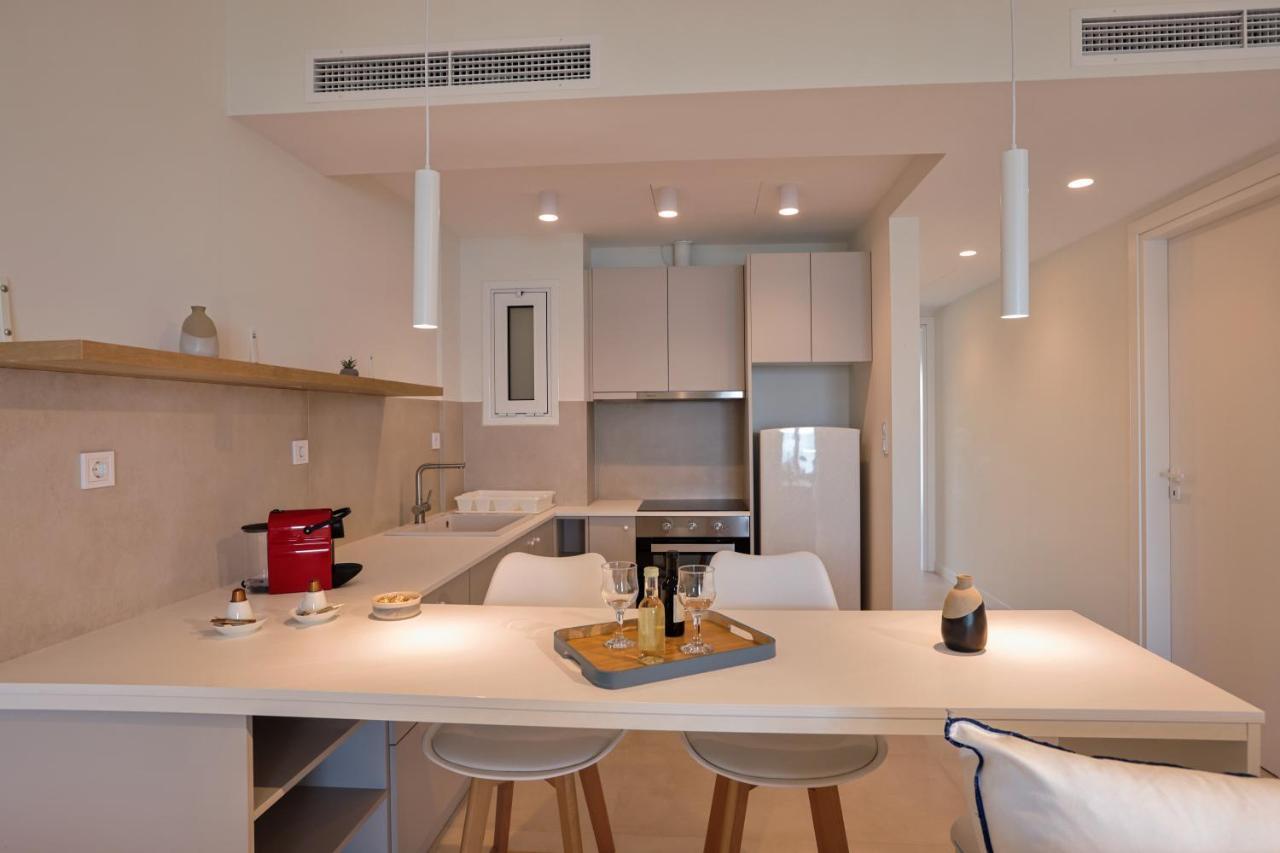 La Mer Bleue Beachfront Boutique Apartments Vrahati Eksteriør bilde