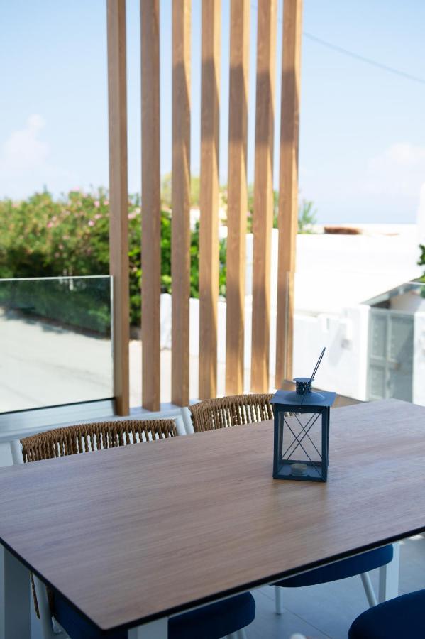 La Mer Bleue Beachfront Boutique Apartments Vrahati Eksteriør bilde