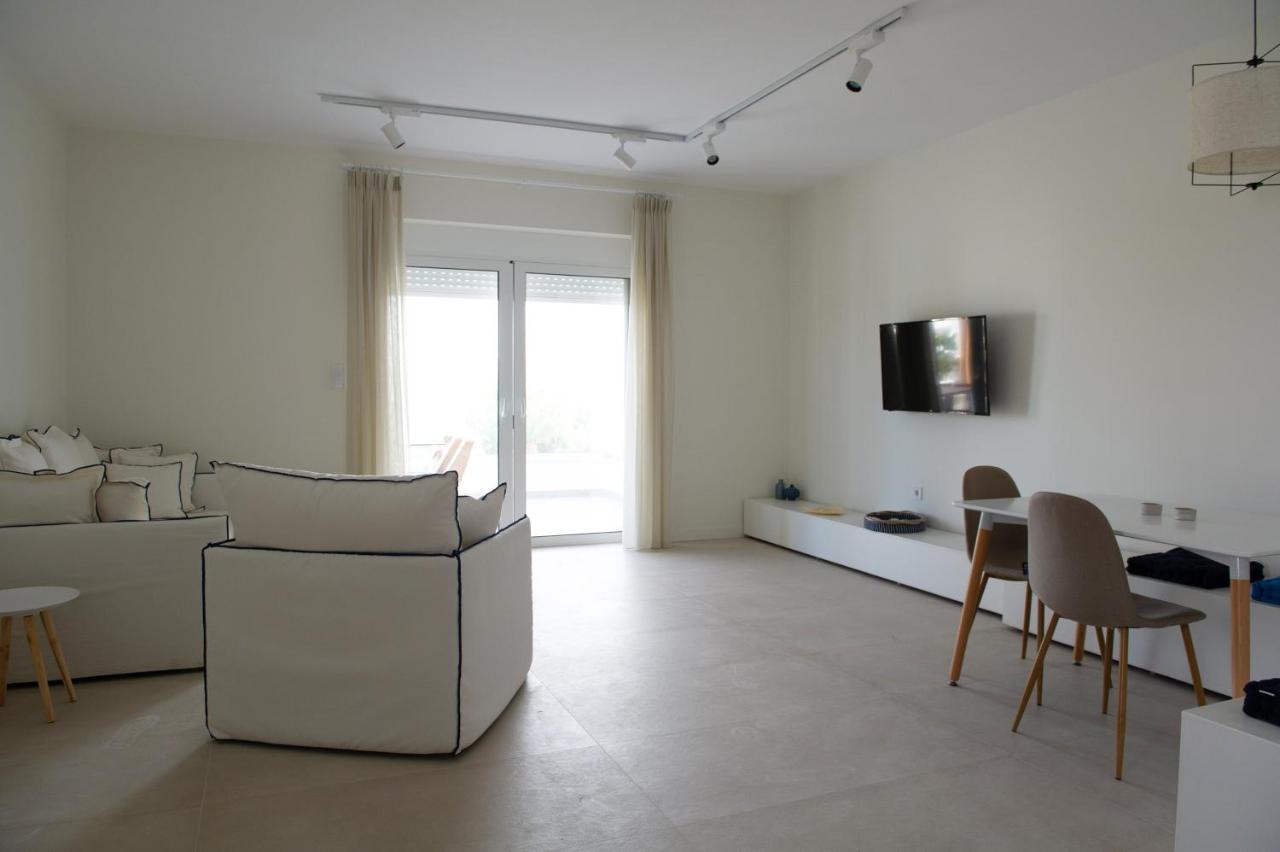 La Mer Bleue Beachfront Boutique Apartments Vrahati Eksteriør bilde